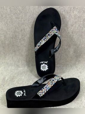Yellow Box Women’s Rhinestone Embellished Black Wedge Thong Sandals Sz 9